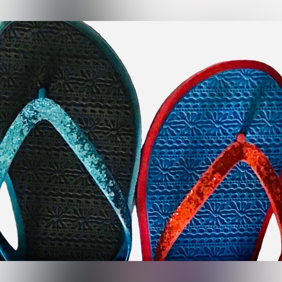 Bling Flip Flops 2 pr - Picture 2 of 5